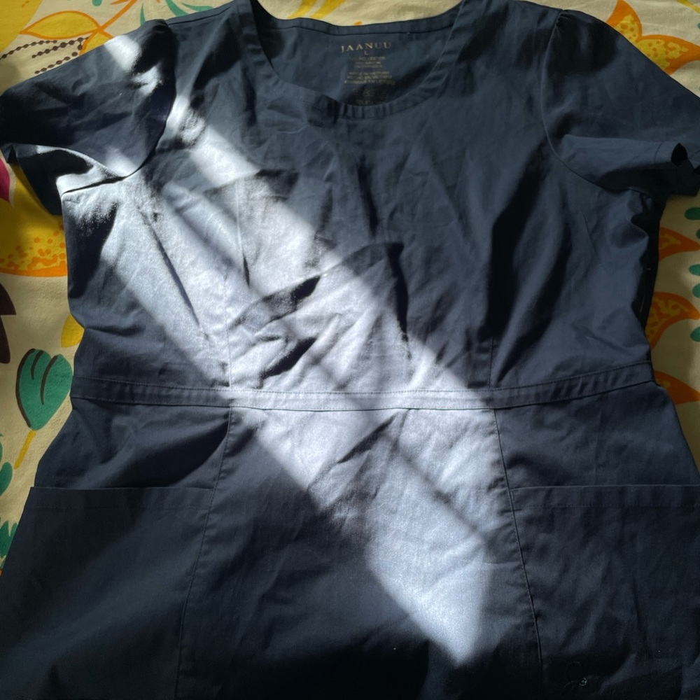 Jaanuu scrub top